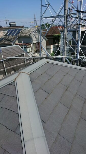 川越市にて屋根修理〈スレートから横暖ルーフへのカバー工法〉の施工前写真